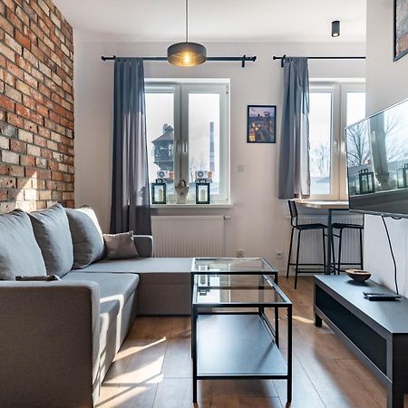 Nikiszowiec Chic Apartment คาโตวีตเซ ภายนอก รูปภาพ