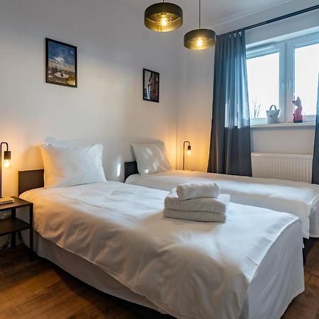 Nikiszowiec Chic Apartment คาโตวีตเซ ภายนอก รูปภาพ