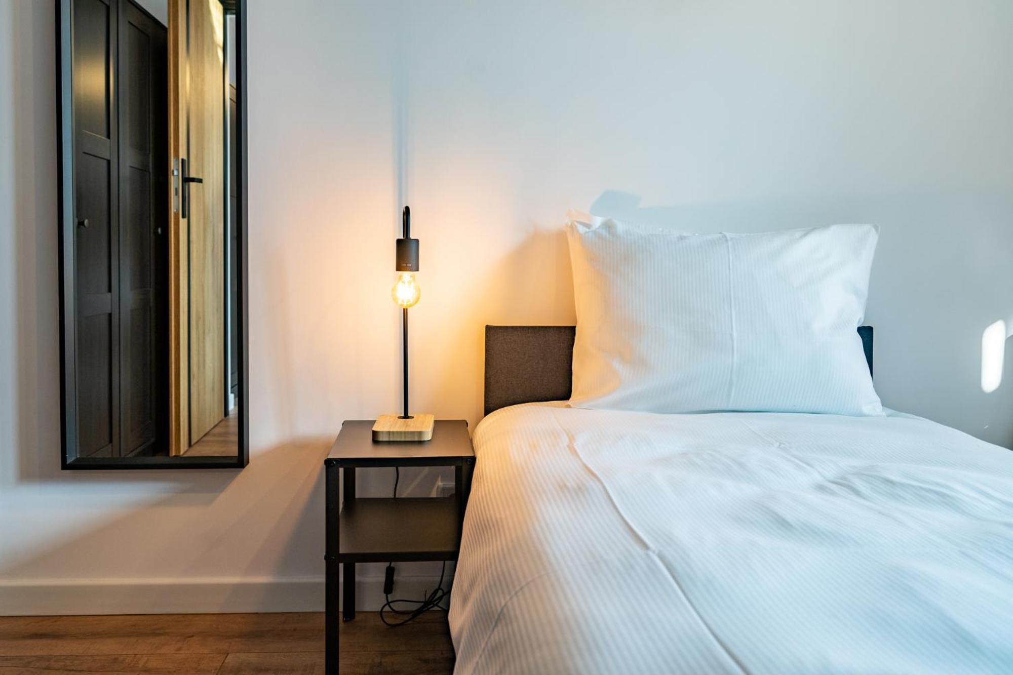 Nikiszowiec Chic Apartment คาโตวีตเซ ภายนอก รูปภาพ