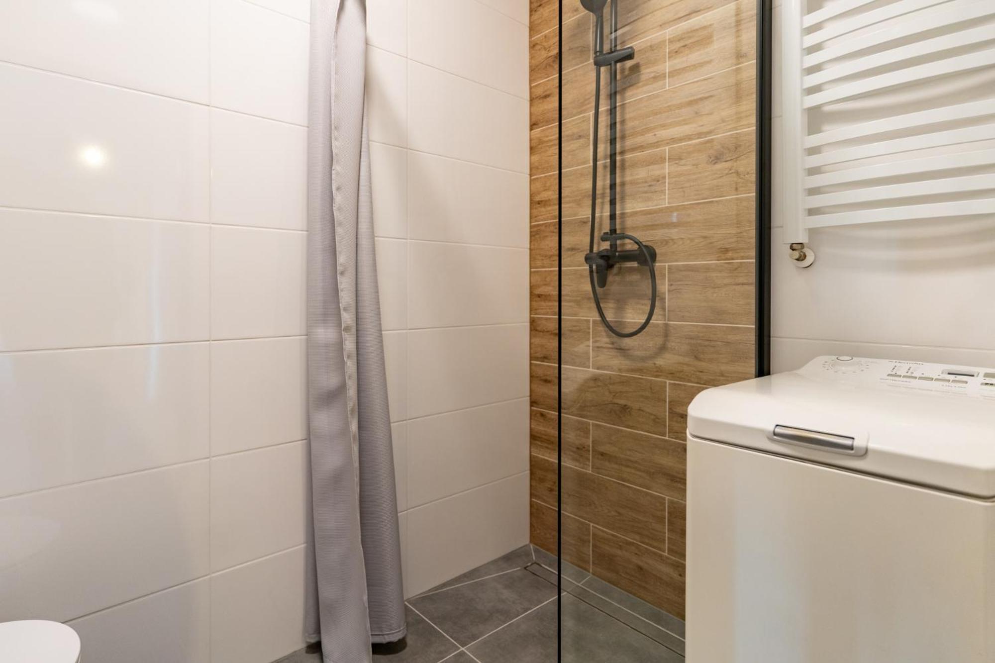 Nikiszowiec Chic Apartment คาโตวีตเซ ภายนอก รูปภาพ