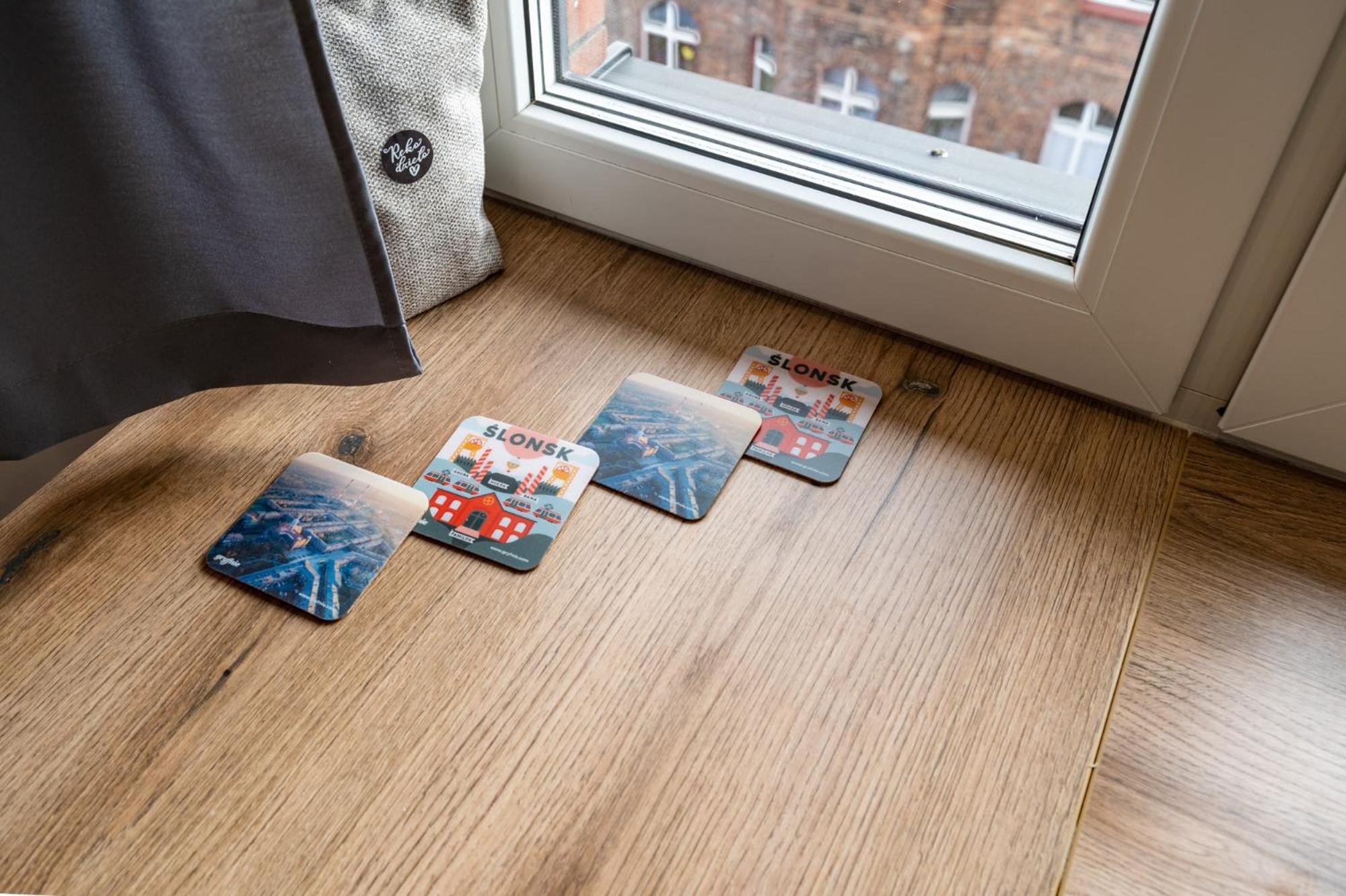 Nikiszowiec Chic Apartment คาโตวีตเซ ภายนอก รูปภาพ